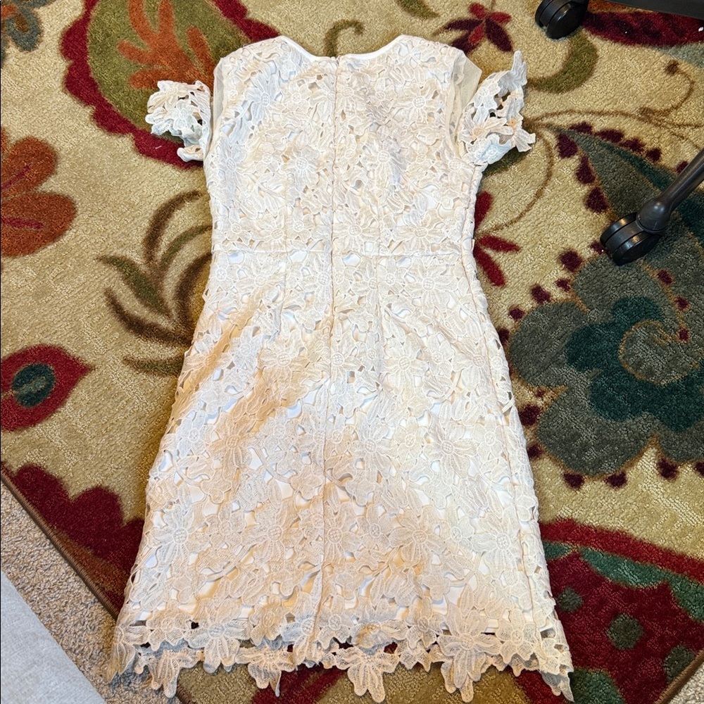 Romeo + Juliet Couture Cutout Lace Dress - Picture 5 of 13